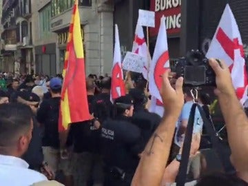 Incidentes en Barcelona al coincidir manifestantes de extrema derecha y antisistemas 