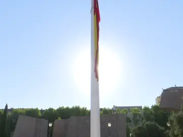 Decretados 3 días de luto por los atentados de Barcelona y Cambrils Decretados 3 días de luto por los atentados de Barcelona y Cambrils