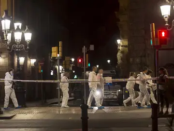 Mossos d´Esquadra de la brigada científica en Barcelona Mossos d´Esquadra de la brigada científica en Barcelona
