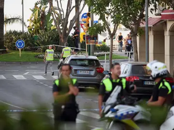 Los Mossos d'Esquadra han abatido esta noche a cuatro presuntos terroristas en Cambrils (Tarragona) Los Mossos d'Esquadra han abatido esta noche a cuatro presuntos terroristas en Cambrils (Tarragona)