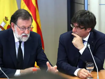 Mariano Rajoy y Carles Puigdemont, en su reunión tras los atentados de Catalunya Mariano Rajoy y Carles Puigdemont, en su reunión tras los atentados de Catalunya
