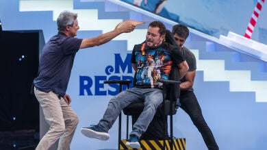 El Monaguillo, el invitado de 'Me Resbala' que más calambrazos se ha llevado en la historia del programa