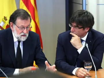 Rajoy y Puigdemont en una imagen de archivo Rajoy y Puigdemont en una imagen de archivo