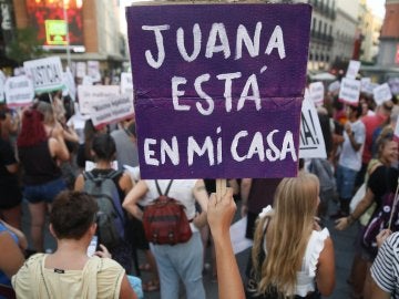 Concentración en la Plaza del Callao de Madrid bajo el lema "Todas somos Juana"