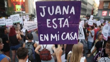 Concentración en la Plaza del Callao de Madrid bajo el lema "Todas somos Juana"