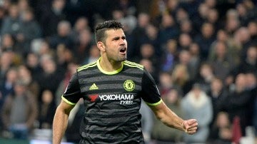 Diego Costa celebra un gol con la camiseta del Chelsea