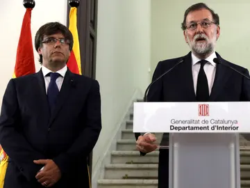 El presidente del Gobierno, Mariano Rajoy, y el presidente de la Generalitat de Cataluña, Carles Puigdemont El presidente del Gobierno, Mariano Rajoy, y el presidente de la Generalitat de Cataluña, Carles Puigdemont