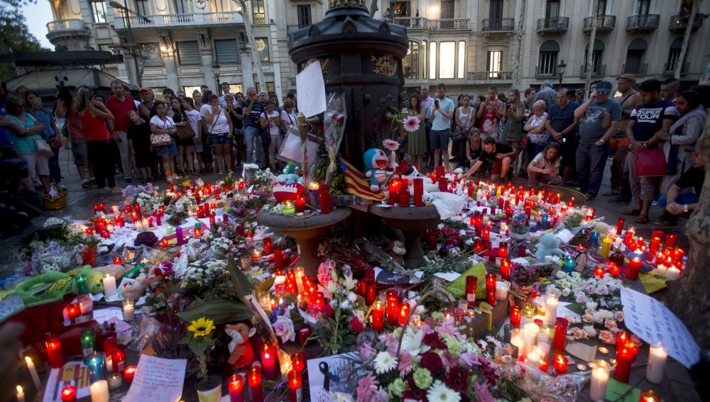 Homenaje a las víctimas en Barcelona
