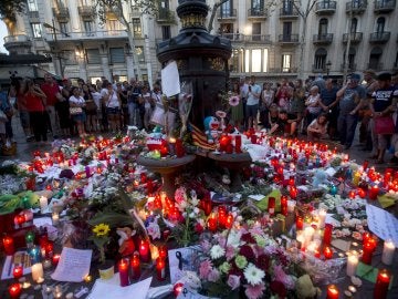 Homenaje a las víctimas en Barcelona