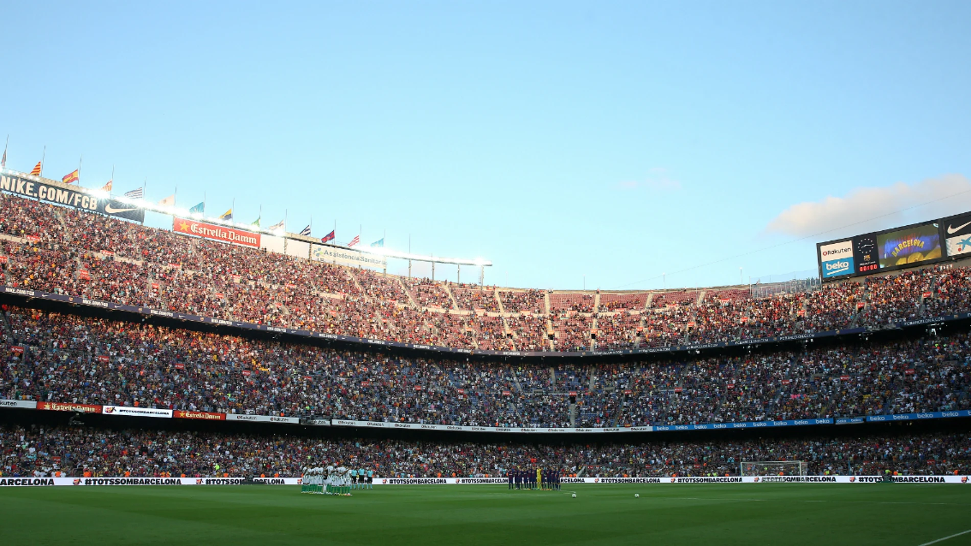 Minuto de silencio en el Camp Nou Minuto de silencio en el Camp Nou