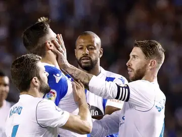 Sergio Ramos, expulsado en un momento del encuentro ante el Depor. Sergio Ramos, expulsado en un momento del encuentro ante el Depor.
