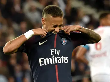 Neymar, en su debut en el Parque de los Príncipes Neymar, en su debut en el Parque de los Príncipes