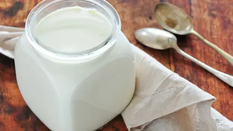 Cada yogur es mundo. Descubre cuántas calorías y azúcar tienen Conoce los lácteos