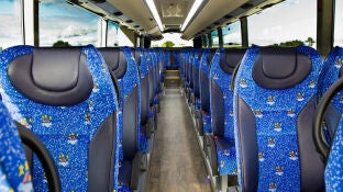 Imagen de archivo del interior de un autob&uacute;s