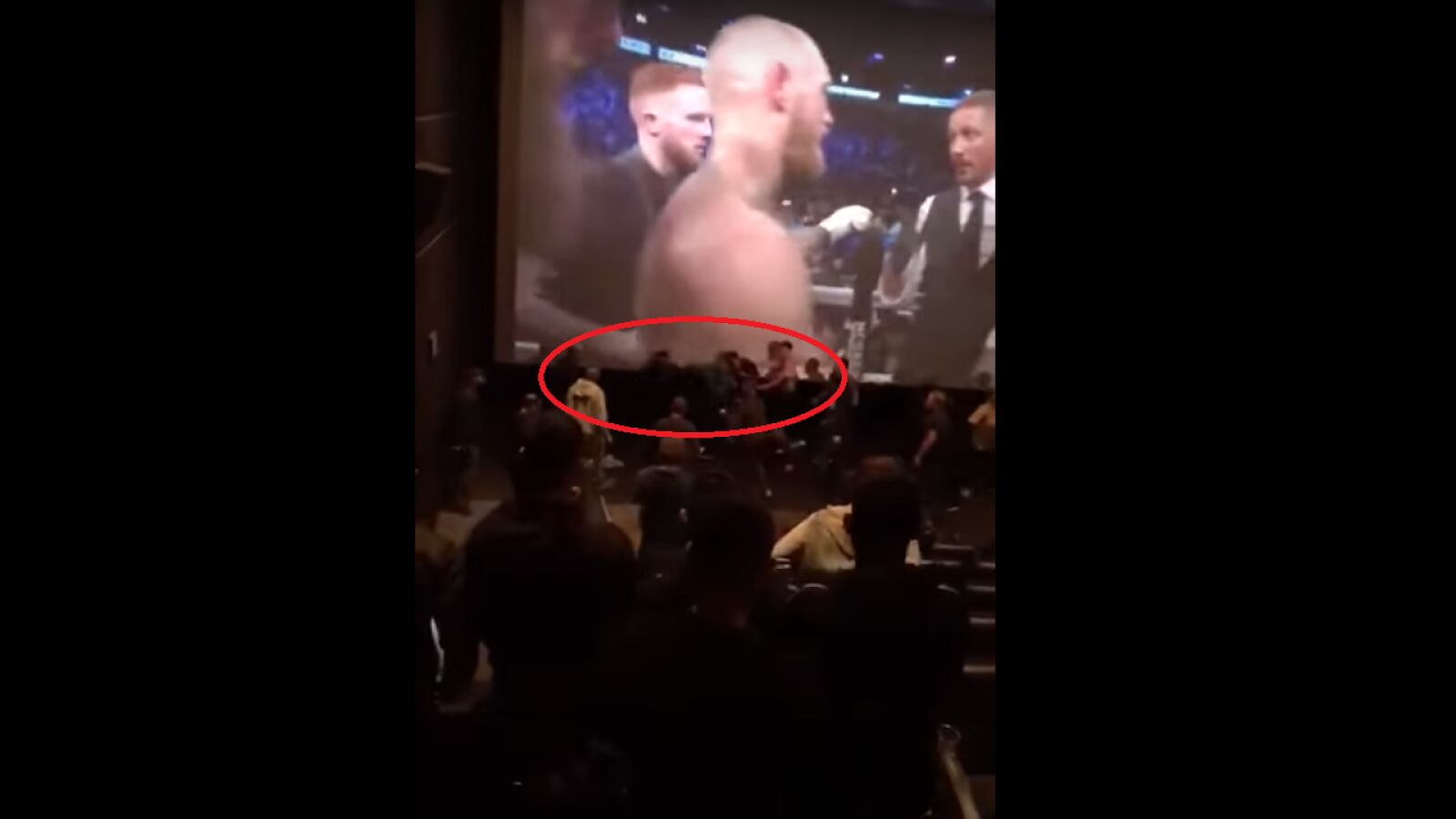 Brutal pelea en un cine de Inglaterra durante el combate Mayweather-McGregor