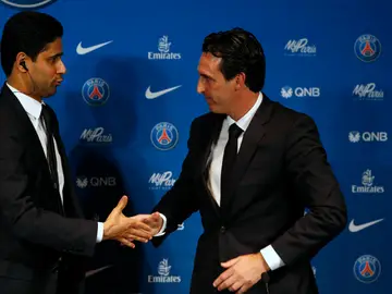 Emery saluda a Nasser Al-Khelaifi Emery saluda a Nasser Al-Khelaifi