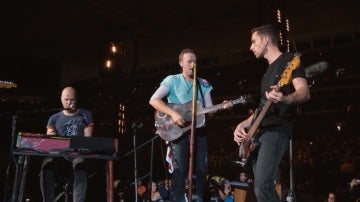 Coldplay interpretando su nuevo tema 'Houston'