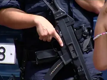 Las principales ciudades españolas refuerzan las medidas de seguridad en los puntos más transitados Las principales ciudades españolas refuerzan las medidas de seguridad en los puntos más transitados