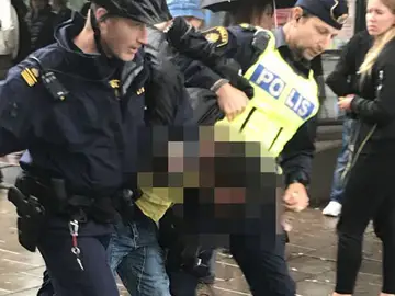 La Policía de Estocolmo detiene al supuesto agresor de dos agentes La Policía de Estocolmo detiene al supuesto agresor de dos agentes
