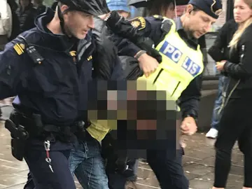 La Policía de Estocolmo detiene al supuesto agresor de dos agentes La Policía de Estocolmo detiene al supuesto agresor de dos agentes