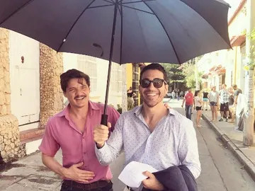 Miguel Ángel Silvestre y Pedro Pascal en el rodaje de 'Narcos' Miguel Ángel Silvestre y Pedro Pascal en el rodaje de 'Narcos'