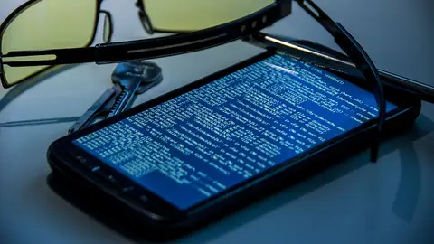 Los hackers rusos en investigación Los hackers atacan continuamente a los smartphones