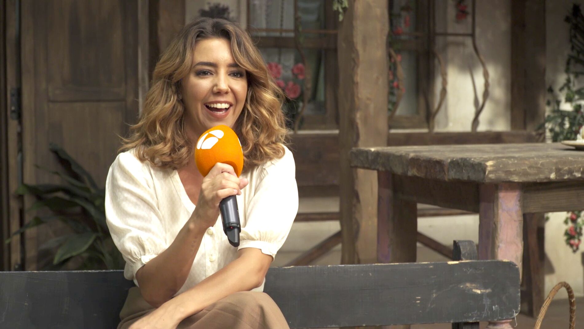 Sandra Cervera: "Emilia echar&aacute; mucho de menos las miradas de complicidad con Camila"