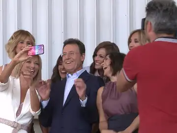 Los presentadores de Antena 3 Noticias se hacen un selfie Los presentadores de Antena 3 Noticias se hacen un selfie