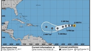 El huracán 'Irma' se aproxima a tierra en el Atlántico