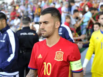 Dani Ceballos con la Su-21 Dani Ceballos con la Su-21