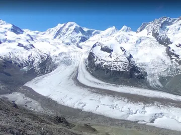 Monte Cervino, en los Alpes, en la frontera italiana con Suiza Monte Cervino, en los Alpes, en la frontera italiana con Suiza