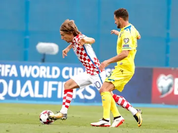 Modric mueve el balón con la selección de Croacia Modric mueve el balón con la selección de Croacia