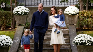 Los príncipes Guillermo y Kate junto a sus hijos