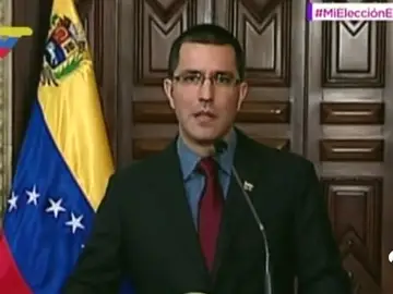 El Gobierno venezolano convoca al embajador español para protestar por el apoyo a Tintori tras aparecer en su coche 200 millones de bolívares El Gobierno venezolano convoca al embajador español para protestar por el apoyo a Tintori tras aparecer en su coche 200 millones de bolívares