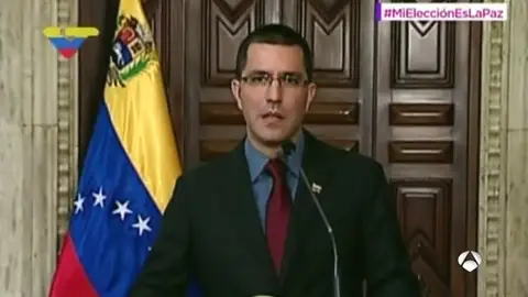El Gobierno venezolano convoca al embajador español para protestar por el apoyo a Tintori tras aparecer en su coche 200 millones de bolívares El Gobierno venezolano convoca al embajador español para protestar por el apoyo a Tintori tras aparecer en su coche 200 millones de bolívares
