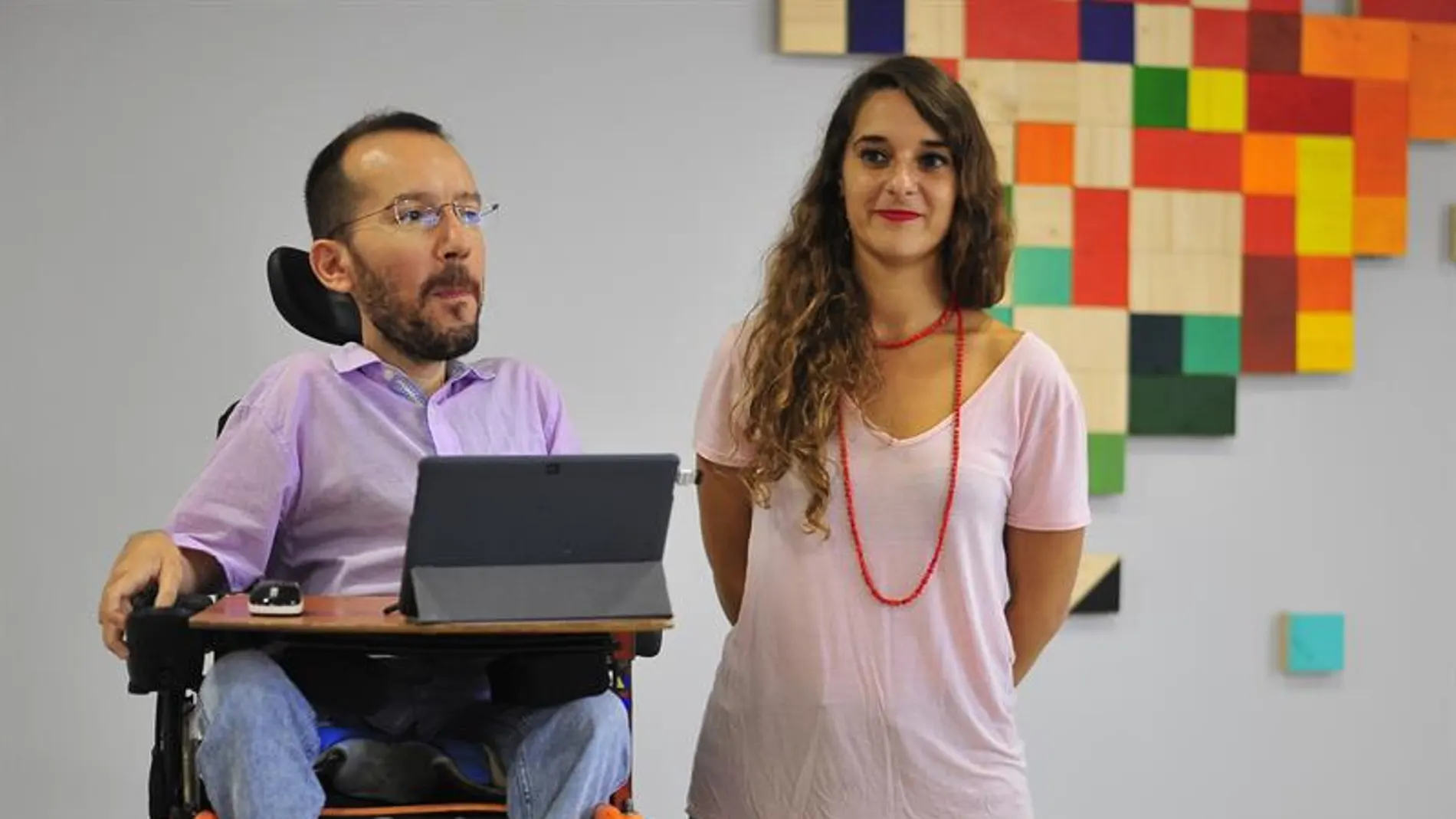 Pablo Echenique junto a Noelia Vera Pablo Echenique junto a Noelia Vera