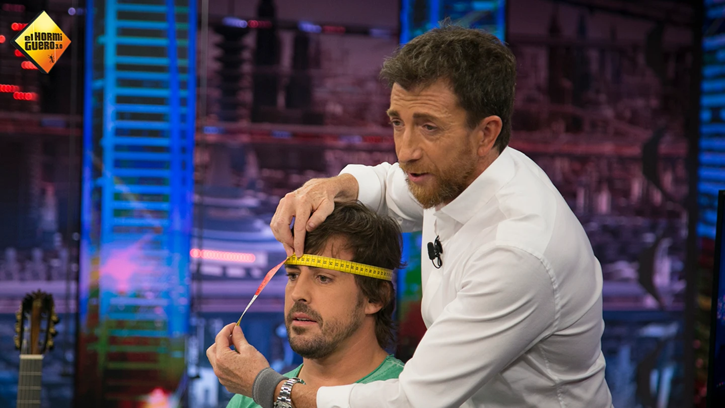 ¿Tiene realmente Fernando Alonso la cabeza grande? 'El Hormiguero 3.0' le hace la 'prueba del cabezón' ¿Tiene realmente Fernando Alonso la cabeza grande? 'El Hormiguero 3.0' le hace la 'prueba del cabezón'