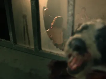 Alicia descubre el primer episodio aterrador: todos los animales amanecen muertos Alicia descubre el primer episodio aterrador: todos los animales amanecen muertos