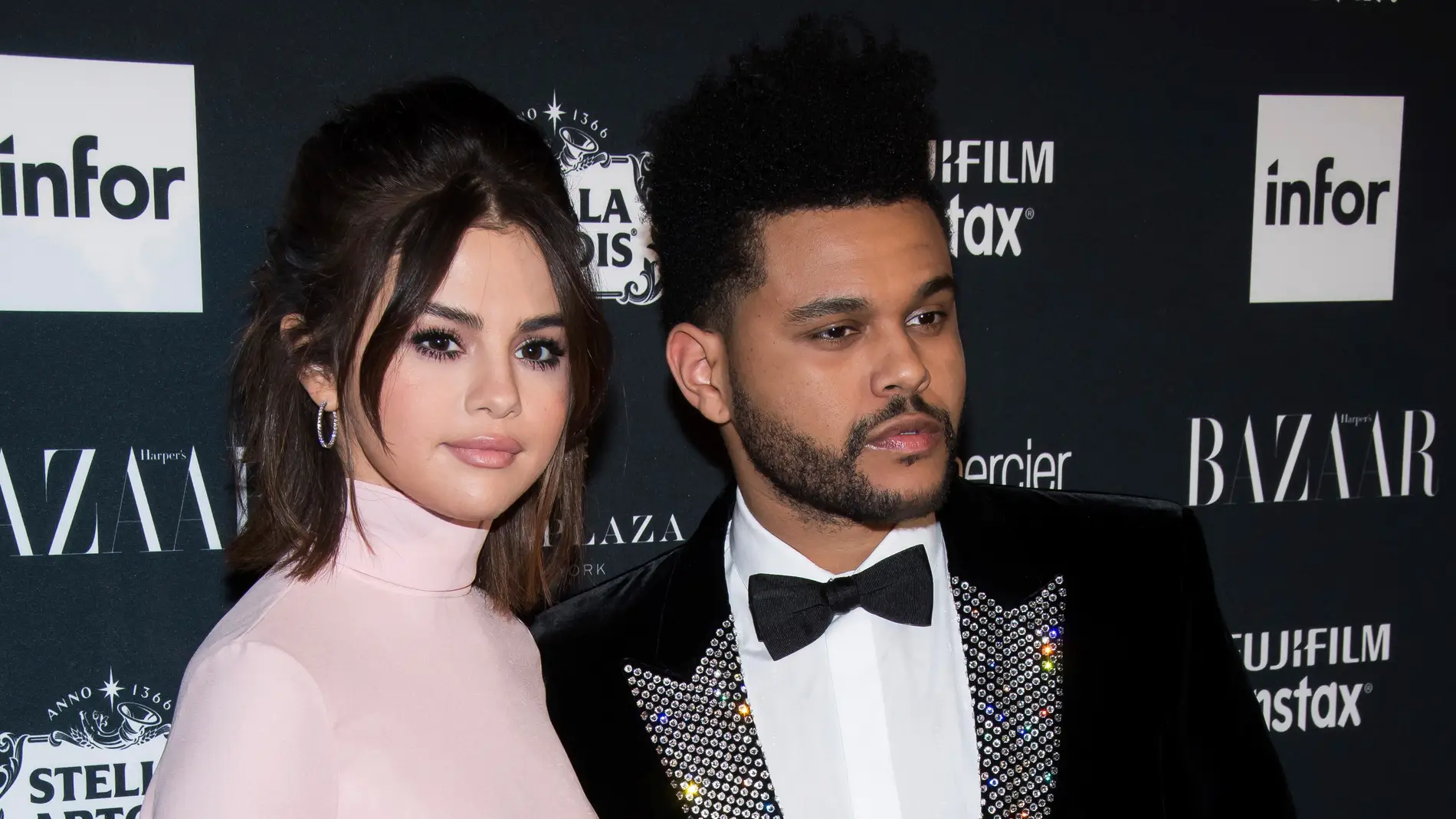 Selena Gomez y The Weeknd en la fiesta de Harper's Bazaar