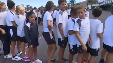 ¿Uniformes iguales para chicos y chicas? ¿Uniformes iguales para chicos y chicas?