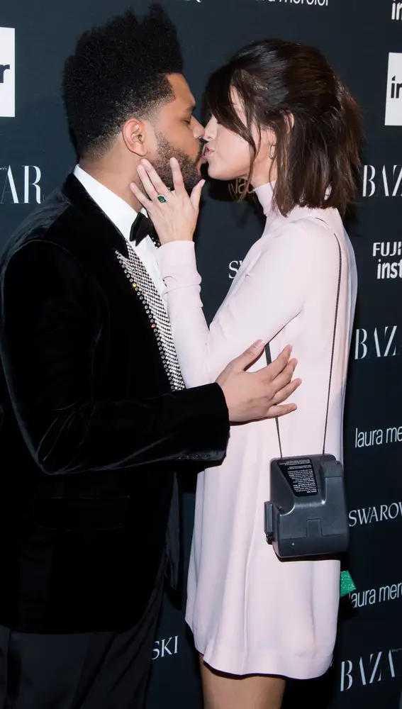 El primer beso público de Selena Gomez y The Weeknd