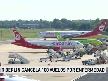 La compañía de vuelo 'Air Berlín' cancela más de cien vuelos por una revuelta de sus pilotos La compañía de vuelo 'Air Berlín' cancela más de cien vuelos por una revuelta de sus pilotos