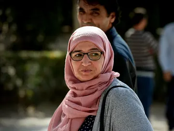 Rhimou Ben Youssef, de 53 años, la madre que autorizó a sus hijos gemelos de 16 años a viajar a Siria para aliarse con el Daesh Rhimou Ben Youssef, de 53 años, la madre que autorizó a sus hijos gemelos de 16 años a viajar a Siria para aliarse con el Daesh