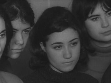 Los deberes patrióticos de la mujer de los años 60 Los deberes patrióticos de la mujer de los años 60