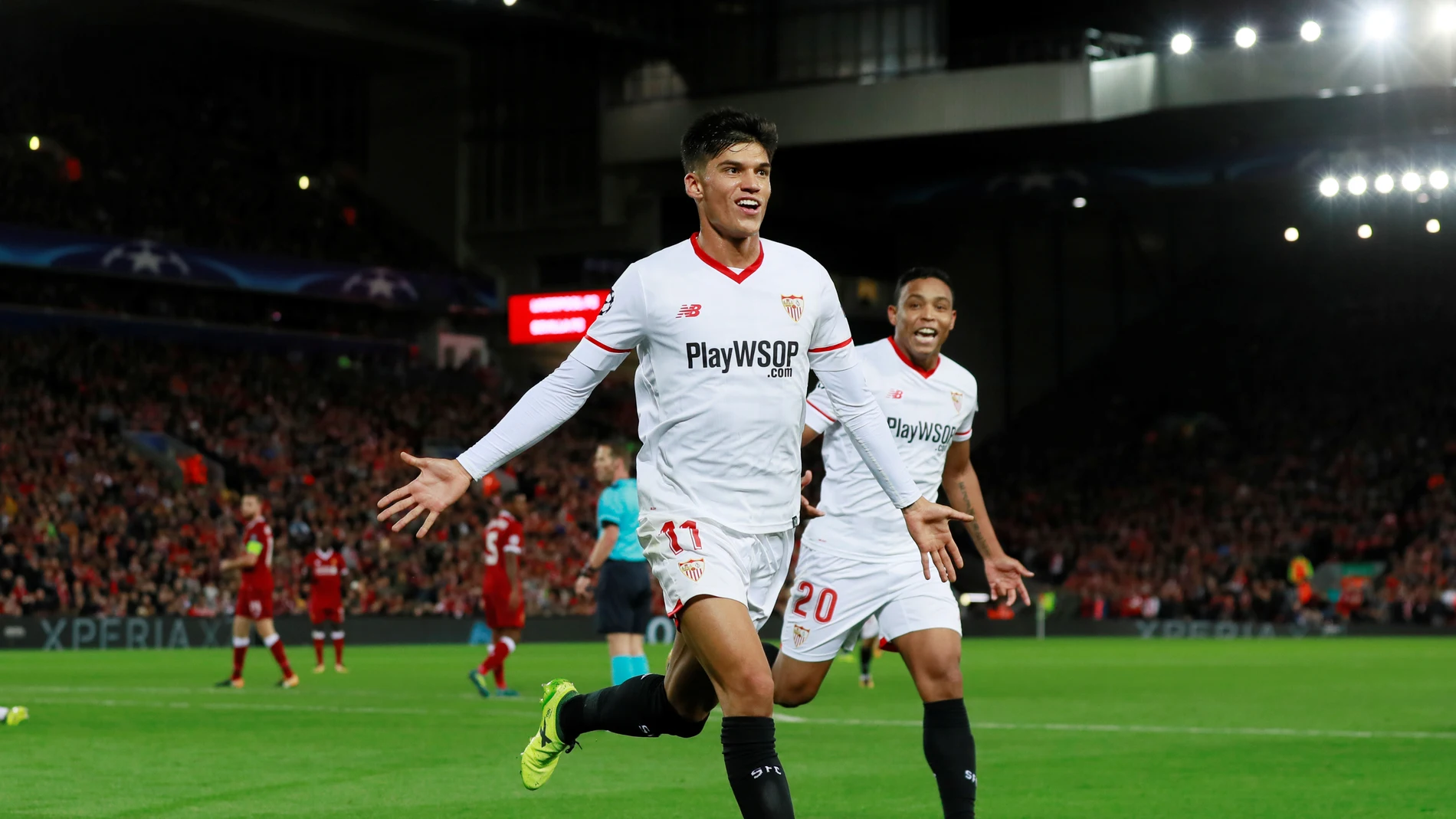 Correa festeja el gol del 2-2 en Anfield