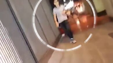Antena 3 Noticias entrevista a la joven que grabó al terrorista huyendo de Las Ramblas