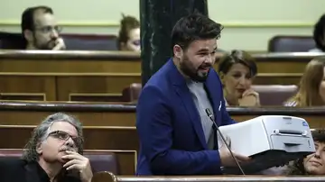 Gabriel Rufián con una impresora en el Congreso Gabriel Rufián con una impresora en el Congreso