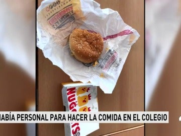 Un colegio de Estepona decide comprar 315 menús de una hamburguesería para sus alumnos ante la falta de personal del comedor
