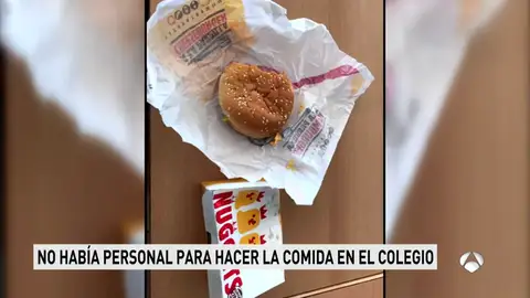 Un colegio de Estepona decide comprar 315 menús de una hamburguesería para sus alumnos ante la falta de personal del comedor Un colegio de Estepona decide comprar 315 menús de una hamburguesería para sus alumnos ante la falta de personal del comedor