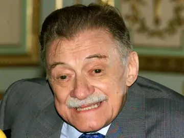 Mario Benedetti presentando en Madrid 'Buzón de tiempo', en 1999 Mario Benedetti presentando en Madrid 'Buzón de tiempo', en 1999